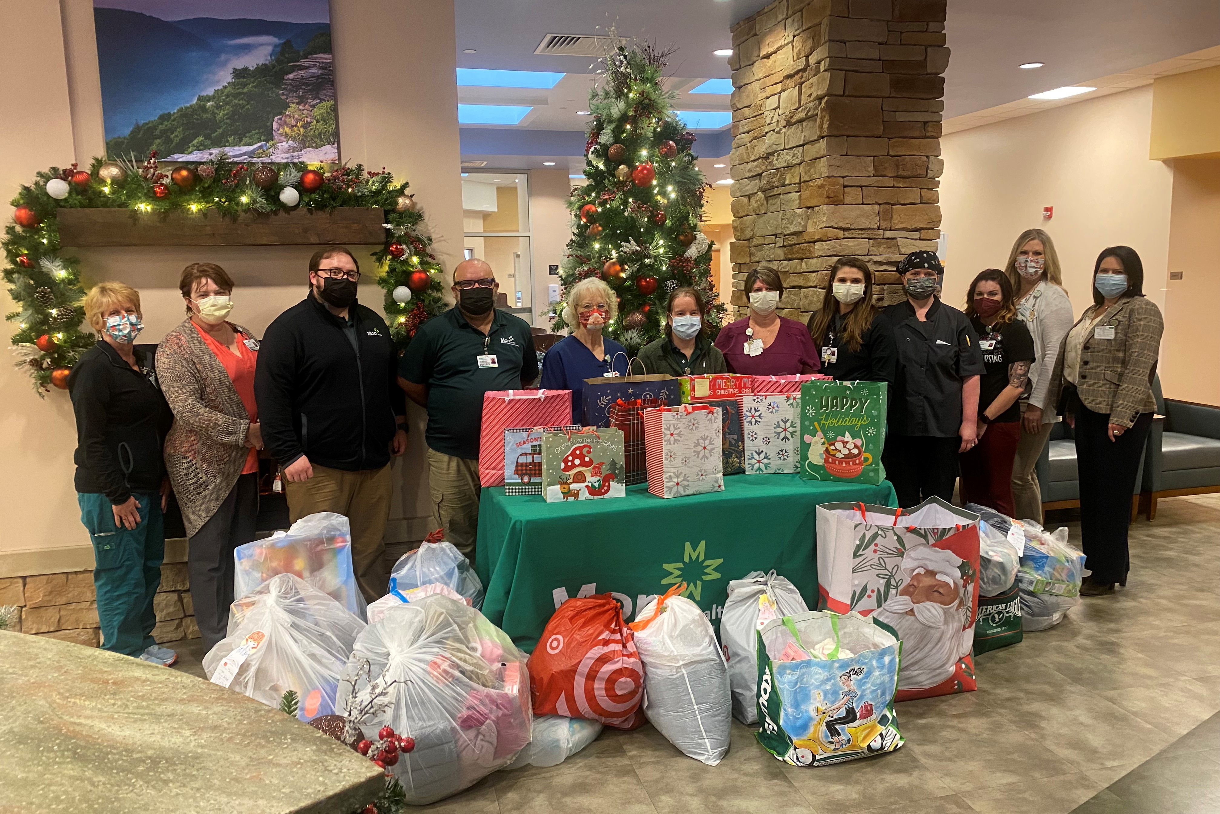 Mon Health Preston Memorial Hospital Gives Back this Holiday Season